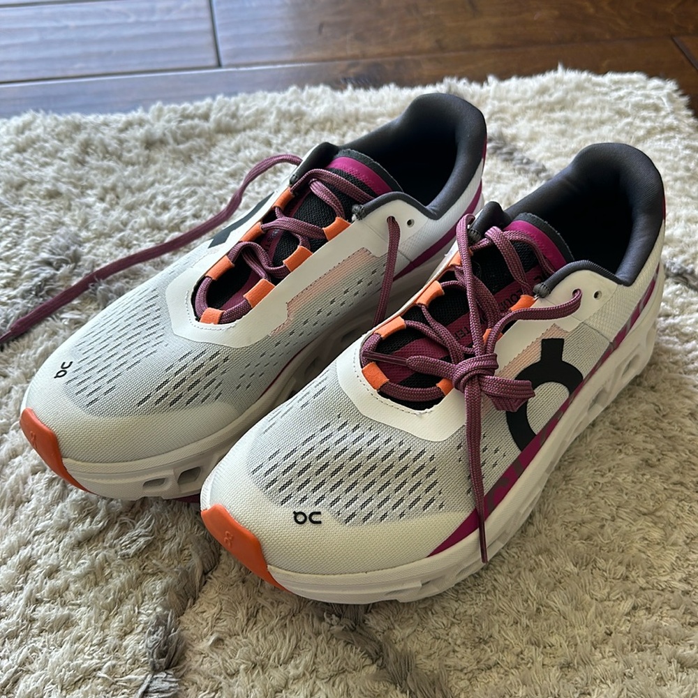 On running Cloud Monster sneaker. Women size 9.5